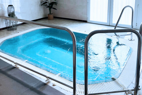 Balneotherapie_residence_senior_Hyeres_Les_Cardinales_web-1