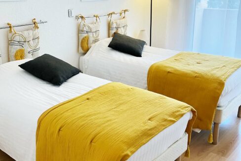 Chambre_invite_2_residence_senior_Hyeres_Les_Cardinales_web