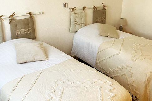 Service_chambre_invite_residence_senior_Hyeres_Les_Cardinales_web